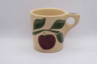 Watt Pottery #501 Apple coffee mug – Vintage Collectible – Good Chip
