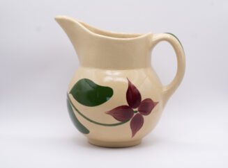 “Watt Pottery #15 Starflower Pitcher – Vintage 4-Petal Design”