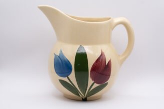 Watt Pottery Tulip #15