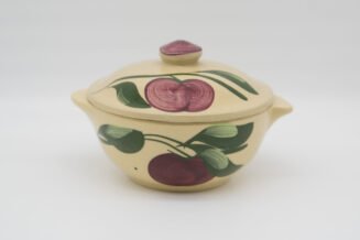 Watt Pottery #18 Apple Casserole – Mint Vintage Collectible