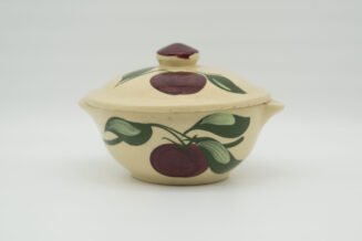 Watt Pottery #18 Apple Casserole – Collector Grade Vintage Collectible
