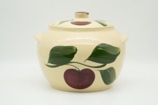 Watt Pottery #76 Apple Bean Pot – Mint Vintage Collectible