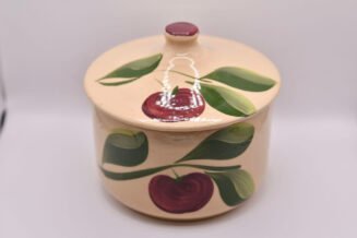 Watt Pottery #01 Grease Jar – Apple