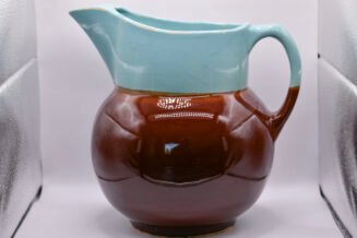 Watt Pottery #17 Pitcher – Brownstone