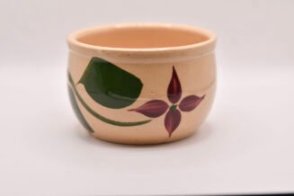 Watt Pottery #75 Bean Cup – Starflower