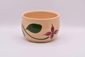 Watt Pottery #75 Bean Cup – Starflower