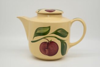Vintage Watt Pottery Apple #112 Tea Pot (AH)