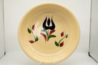 Vintage Watt Pottery Dutch Tulip #39 bowl