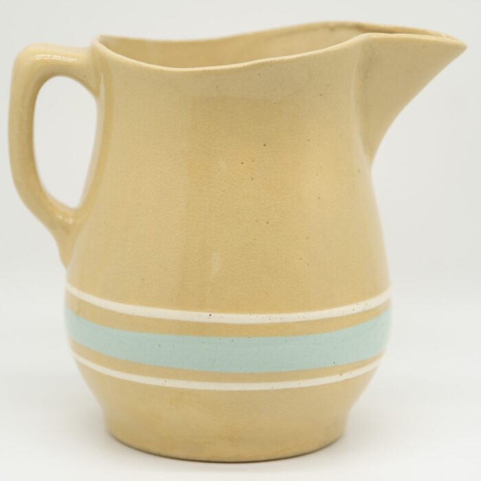 green-banded-pitcher-c green-banded-pitcher-c