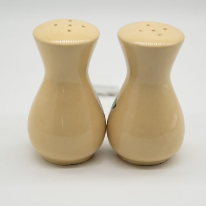 watt-pottery-apple-117-118-salt-pepper-3403 watt-pottery-apple-117-118-salt-pepper-3403