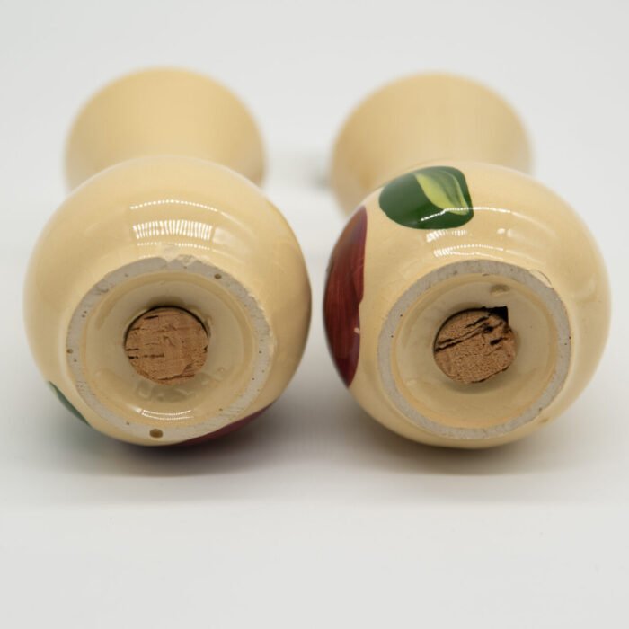 watt-pottery-apple-117-118-salt-pepper-3407 watt-pottery-apple-117-118-salt-pepper-3407