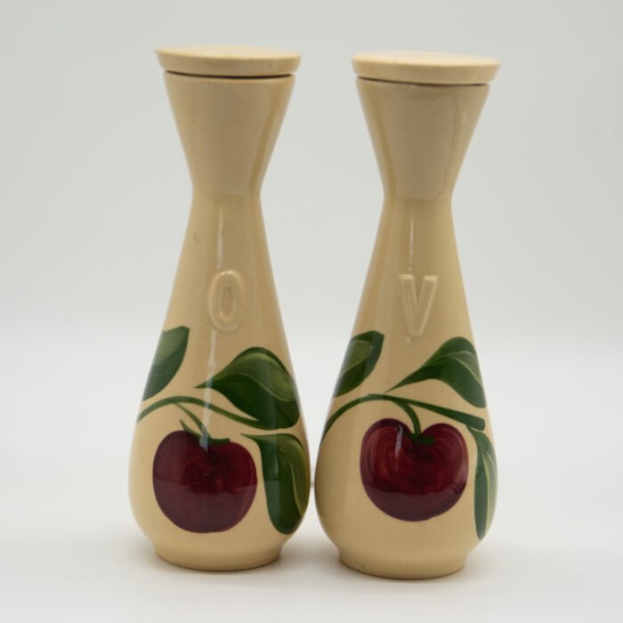 watt-pottery-apple-126-cruets-3380