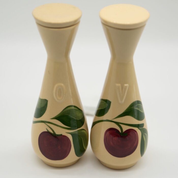 watt-pottery-apple-126-cruets-3383