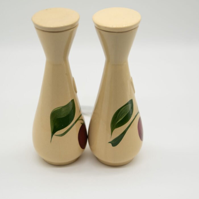 watt-pottery-apple-126-cruets-3384