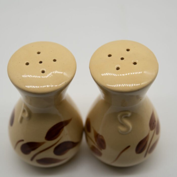 watt-pottery-autumn-foliage-117-118-salt-pepper-3458