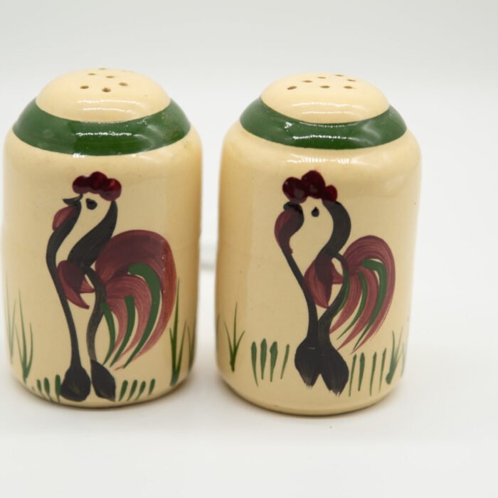 watt-pottery-rooster-45-46-salt-pepper-3341 watt-pottery-rooster-45-46-salt-pepper-3341