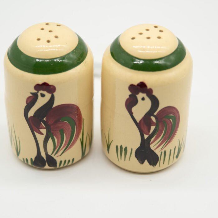 watt-pottery-rooster-45-46-salt-pepper-3342 watt-pottery-rooster-45-46-salt-pepper-3342