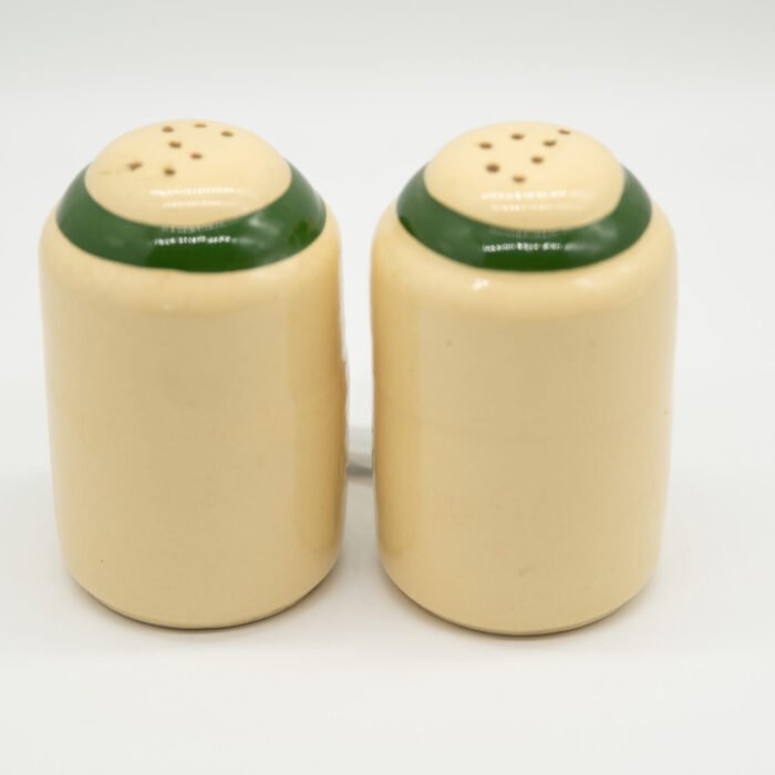 watt-pottery-rooster-45-46-salt-pepper-3344 watt-pottery-rooster-45-46-salt-pepper-3344