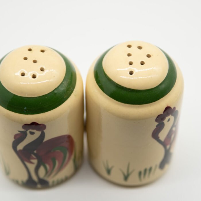 watt-pottery-rooster-45-46-salt-pepper-3347 watt-pottery-rooster-45-46-salt-pepper-3347