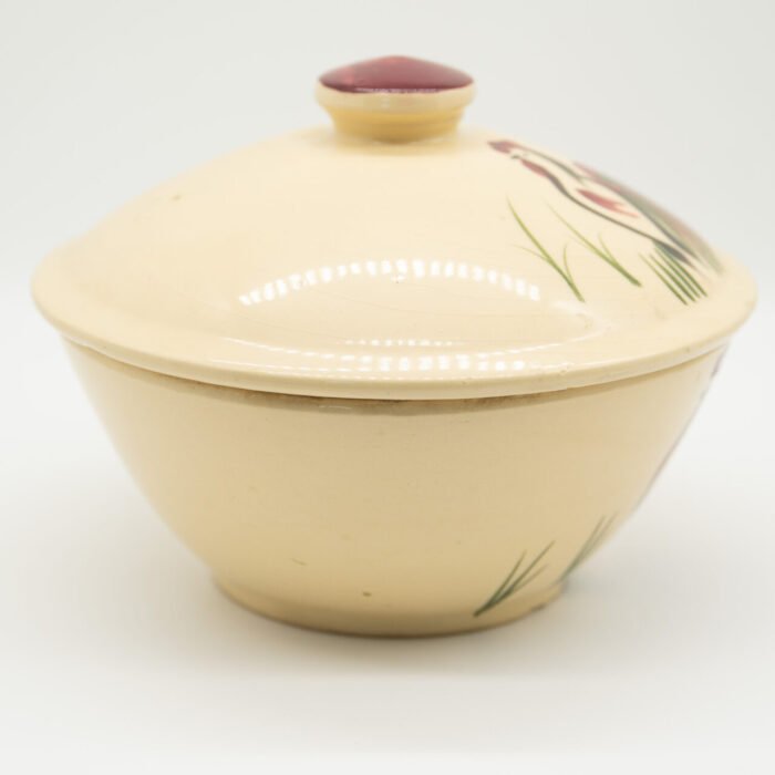 watt-pottery-rooster-67-bowl-with-lid-3333
