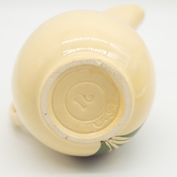 watt-pottery-tulip-16-pitcher-3329 watt-pottery-tulip-16-pitcher-3329