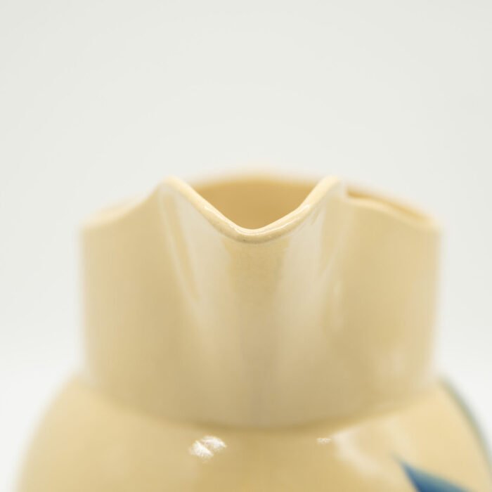 watt-pottery-tulip-16-pitcher-3330 watt-pottery-tulip-16-pitcher-3330