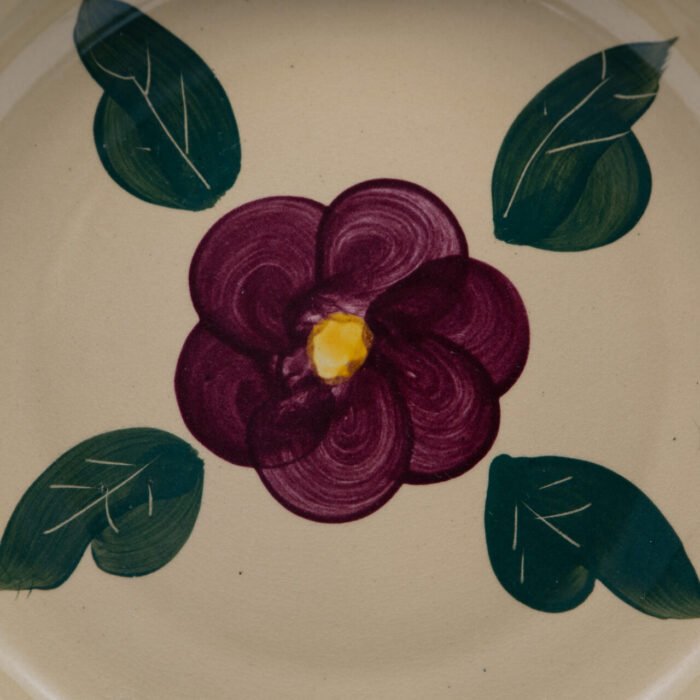 Watt Pottery Pansy #39 bowl Watt Pottery Pansy #39 bowl