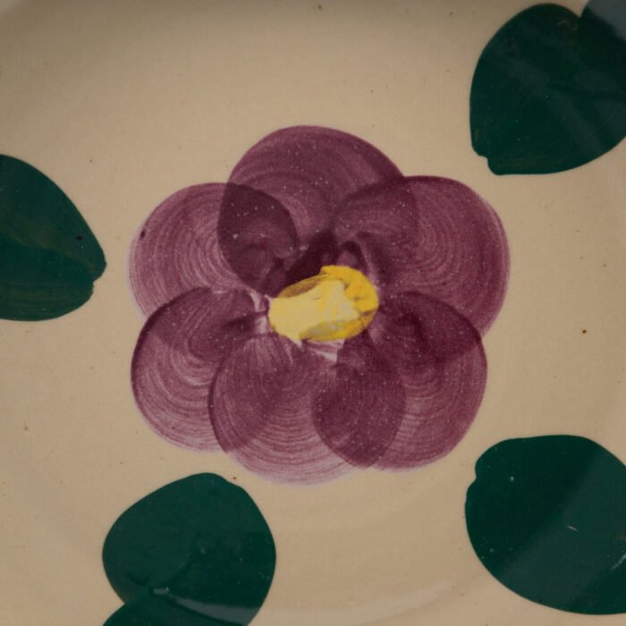 Watt Pottery Pansy #39 bowl Watt Pottery Pansy #39 bowl