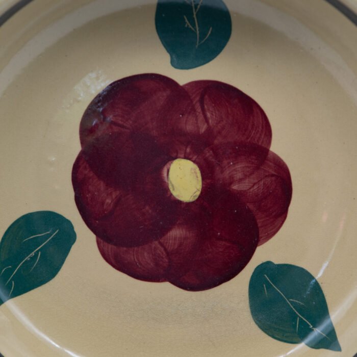 Watt Pottery Pansy #39 bowl Watt Pottery Pansy #39 bowl